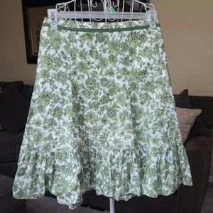 Ann Taylor white / green floral print skirt sz 2